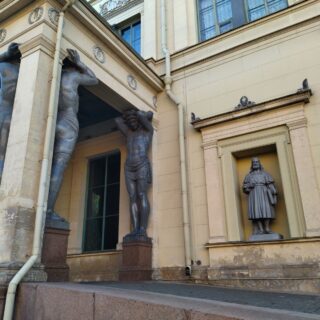 МАРШРУТЫ ПО ПЕТЕРБУРГУ И КОНТАКТЫ