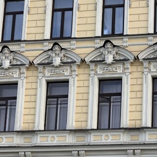 Дом Полубояринова на Воскресенской набережной, 30