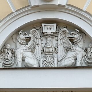 Грифоны на Университетской наб.17