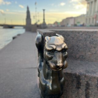 Грифоны на Университетской наб.17