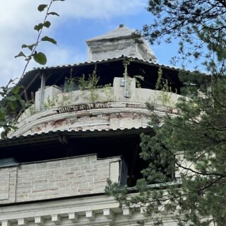 Усадьба Демидовых 18 века в поселке Тайцы