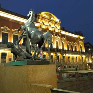 Кони Клодта на Аничковом мосту